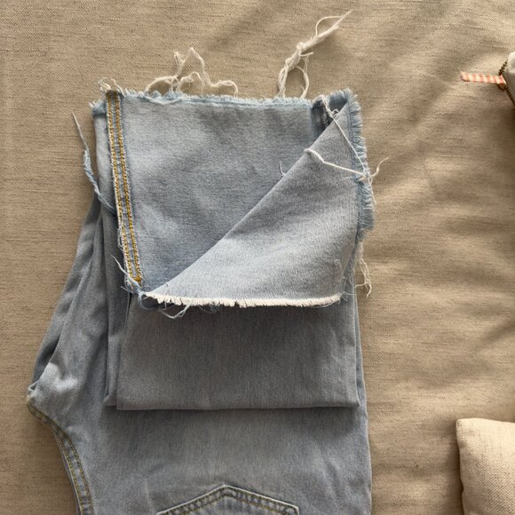 Avec Les Filles Light Wash Distressed Split Seam Jeans | Anthropologie | Size 29 - Picture 4 of 13